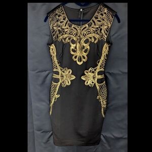 Vintage Embroidered Sheath Dress Size 8 Like New